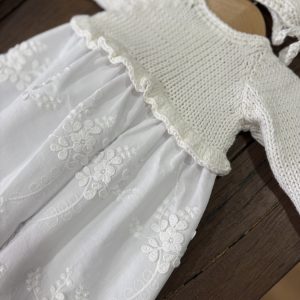 Faldón punto blanco